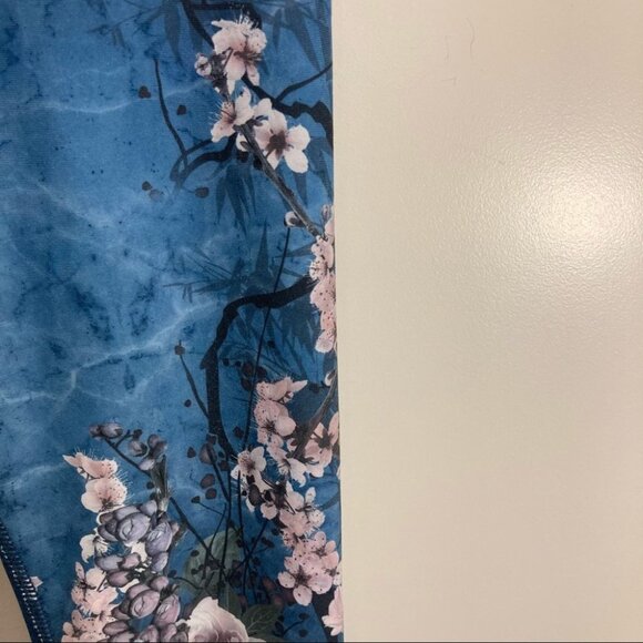 EVOLUTION and CREATION Sz XS Leggings  w/ Flowers & Skulls - Picture 10 of 10